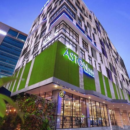 Aston Inn Pandanaran Semarang Buitenkant foto