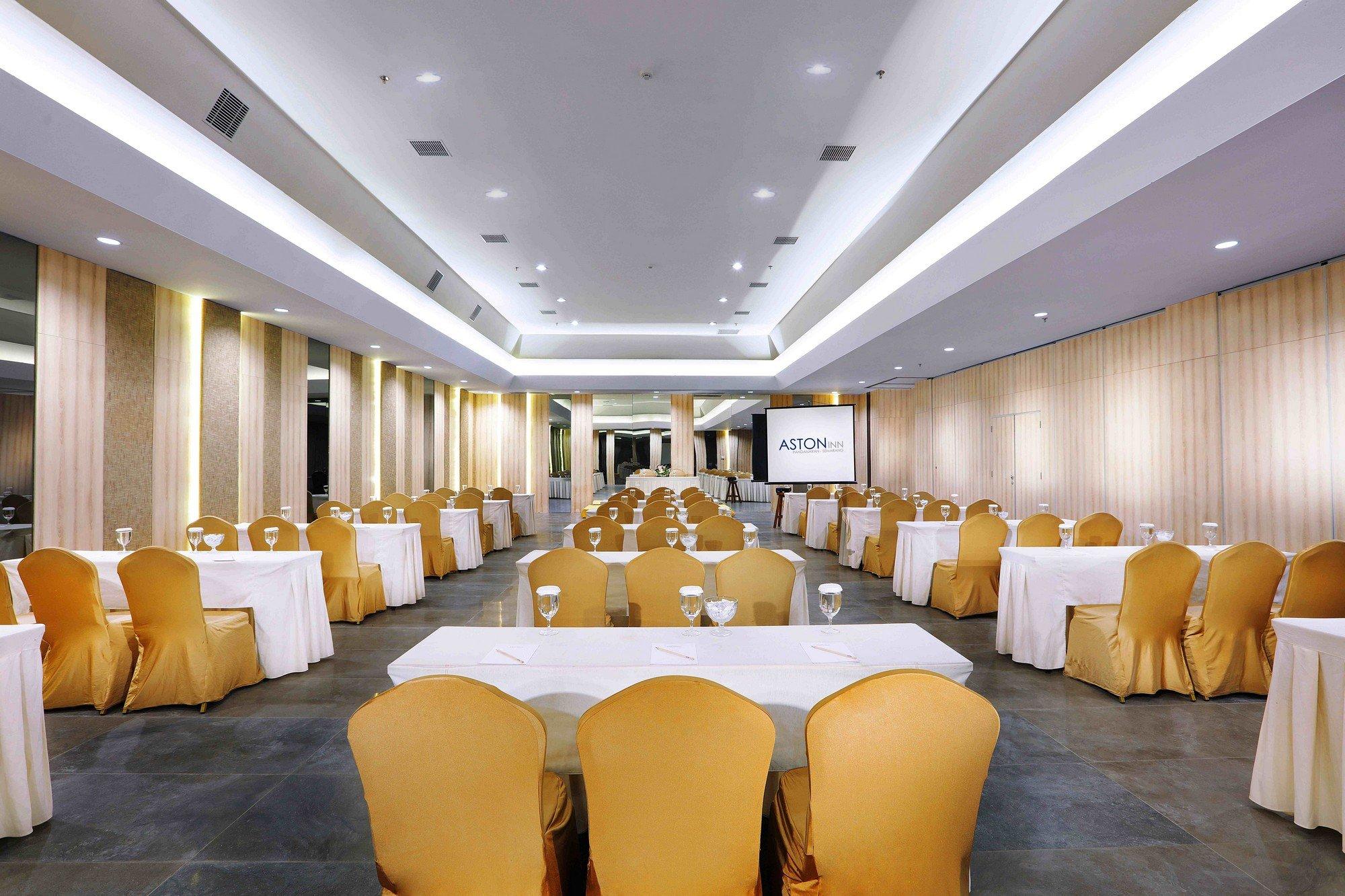 Aston Inn Pandanaran Semarang Buitenkant foto