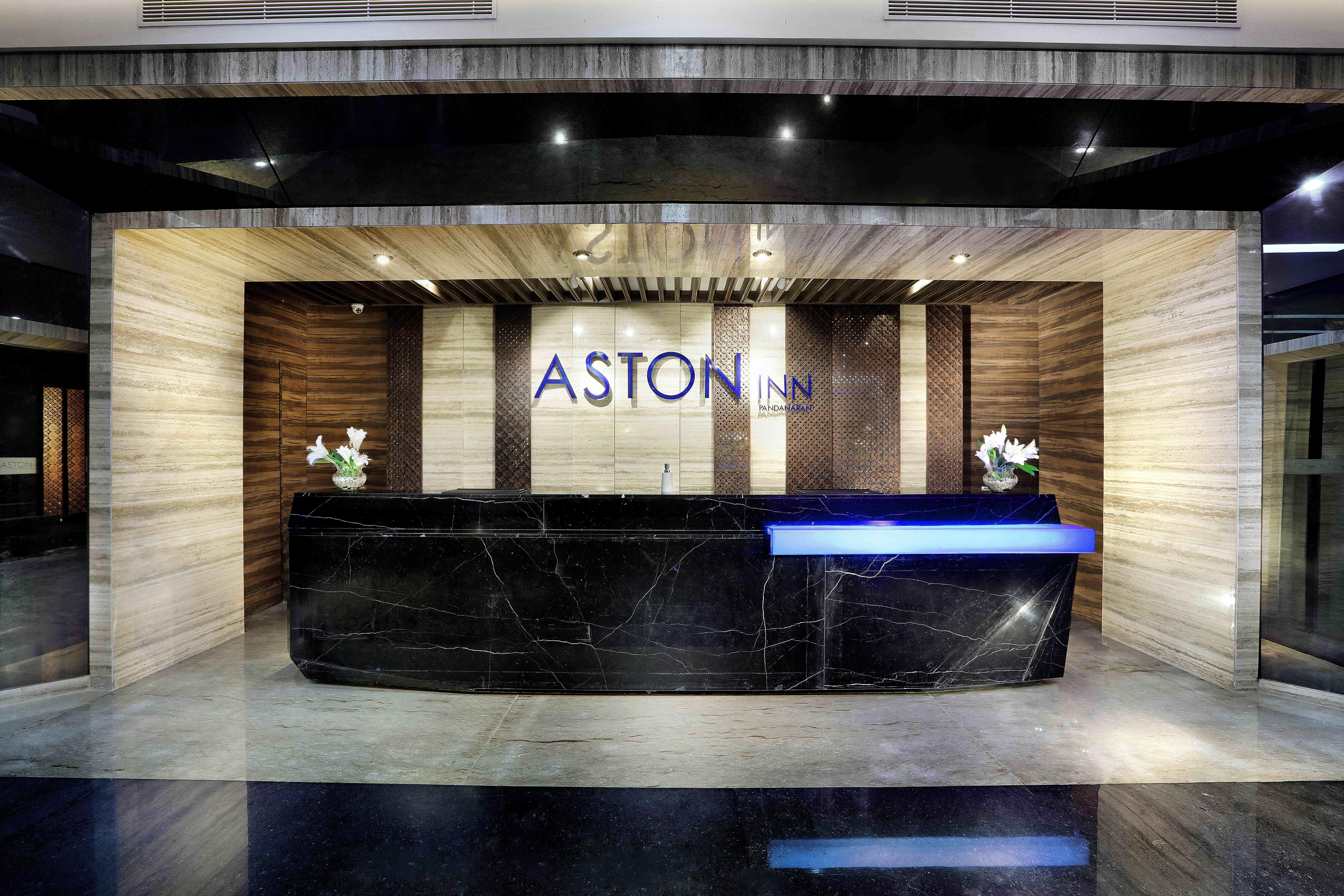 Aston Inn Pandanaran Semarang Buitenkant foto