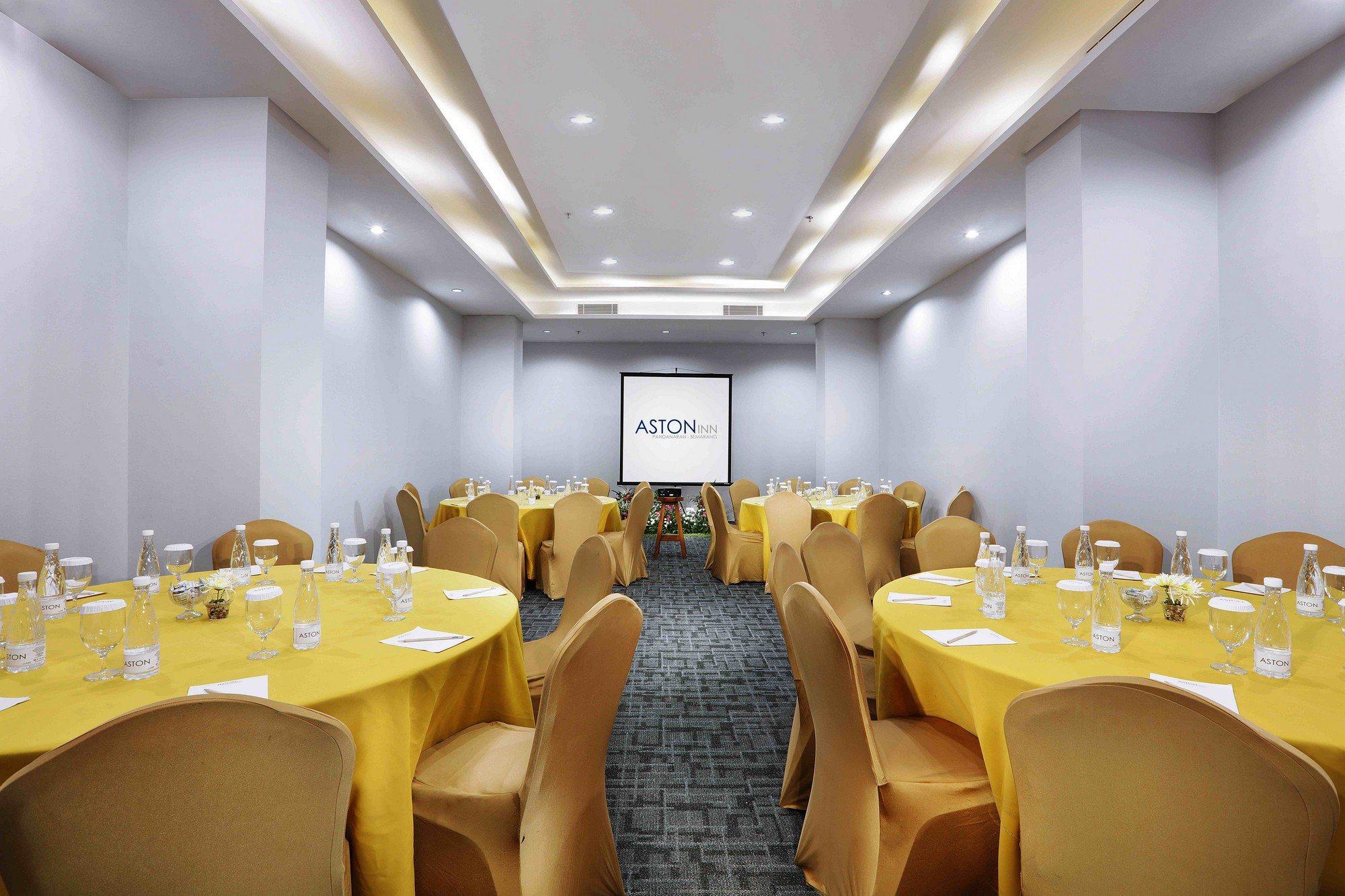 Aston Inn Pandanaran Semarang Buitenkant foto