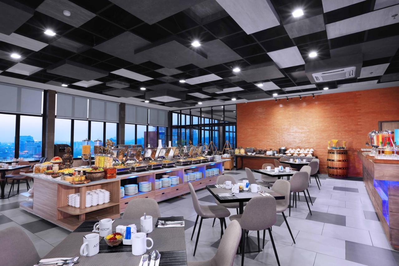 Aston Inn Pandanaran Semarang Buitenkant foto