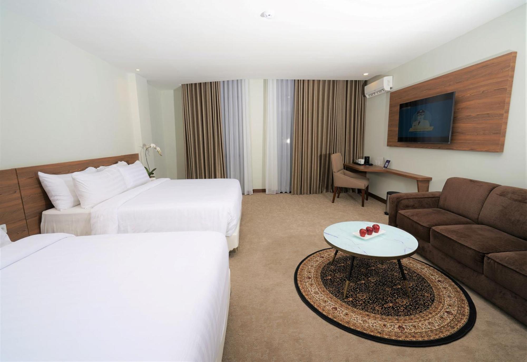 Aston Inn Pandanaran Semarang Buitenkant foto