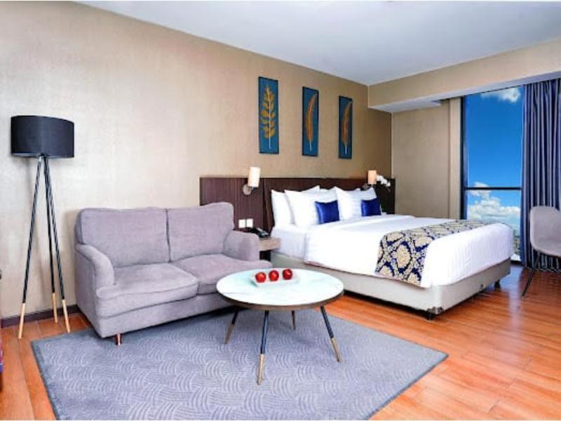 Aston Inn Pandanaran Semarang Buitenkant foto