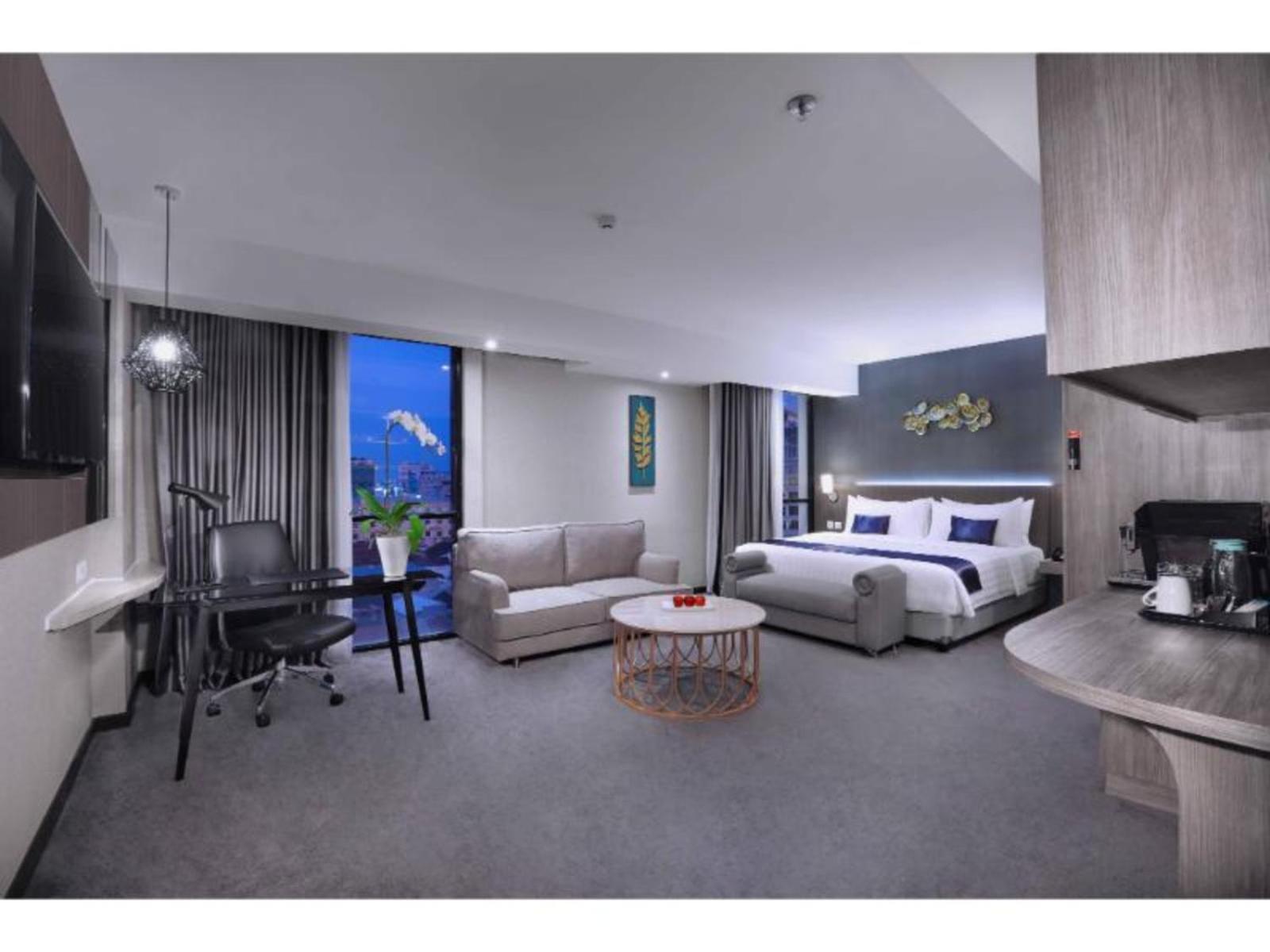 Aston Inn Pandanaran Semarang Buitenkant foto